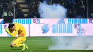 足协主席宋凯现身成都，徐正源、韦世豪、胡荷韬在酒店迎接