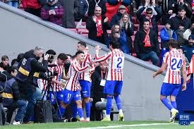 受够了，湖人队勒布朗詹姆斯对温德霍斯特进行了NSFW式的猛烈抨击